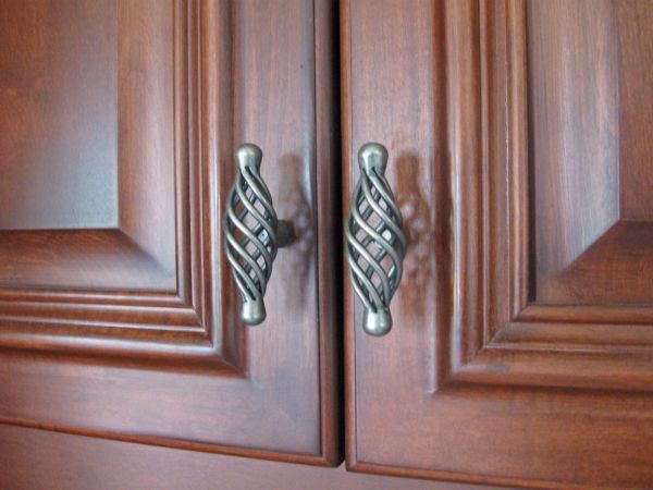 Cabinet Hardware Repair in Granbury